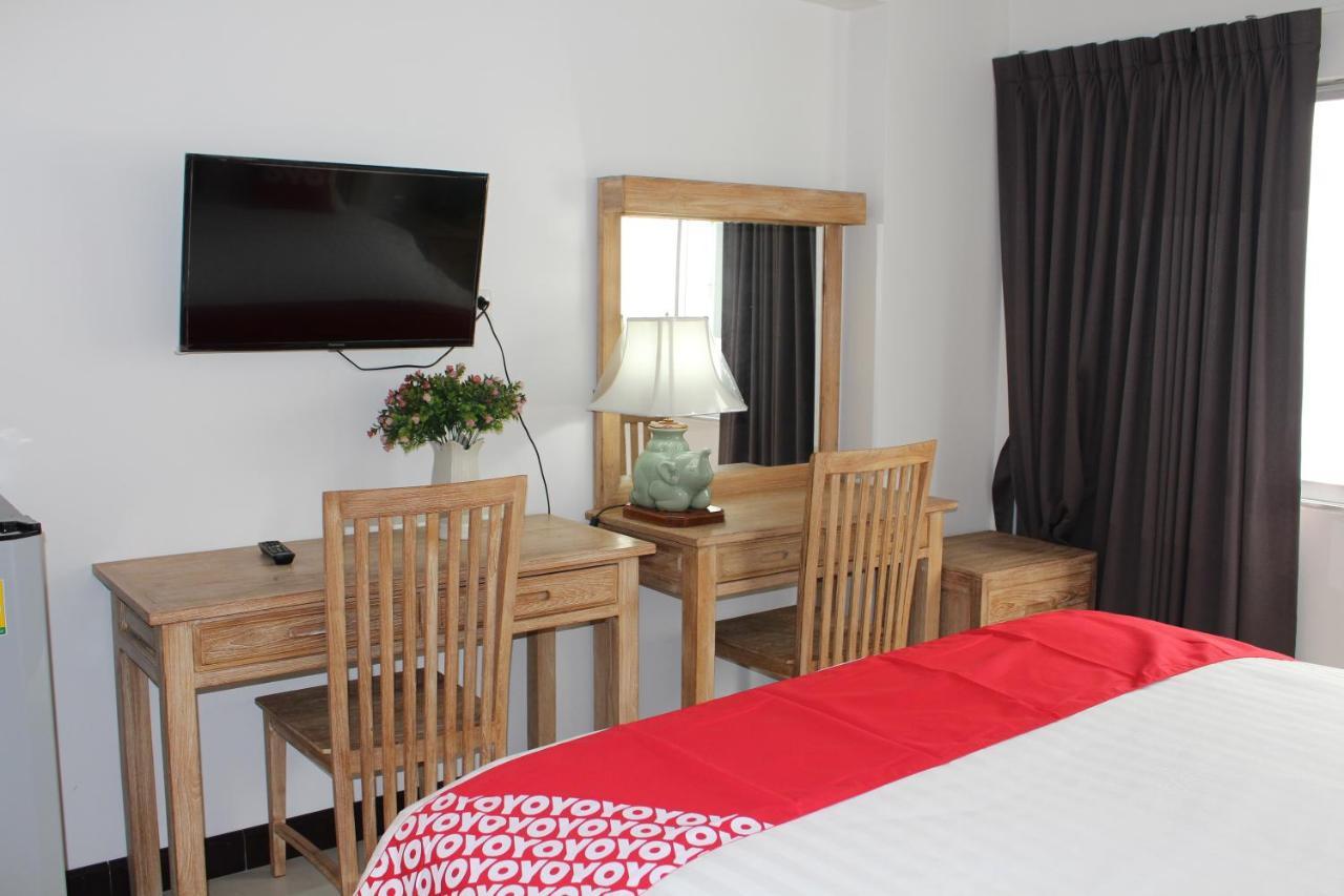 Oyo 75409 Premium The Family Hotel Чиангмай Екстериор снимка