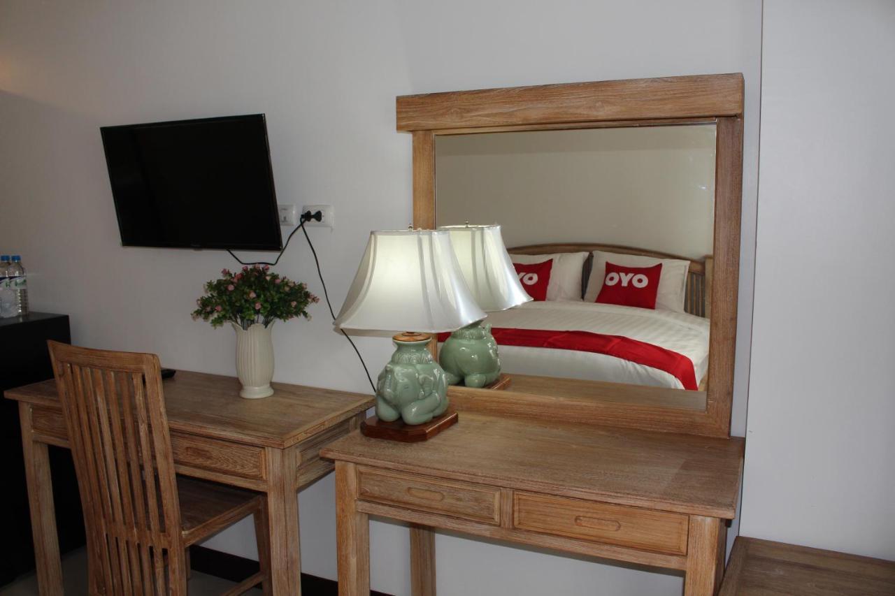 Oyo 75409 Premium The Family Hotel Чиангмай Екстериор снимка