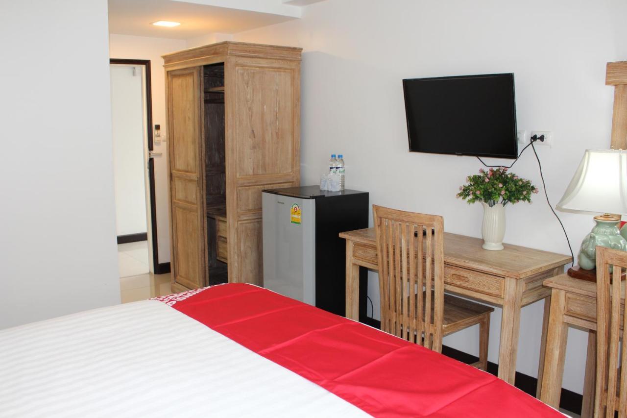 Oyo 75409 Premium The Family Hotel Чиангмай Екстериор снимка